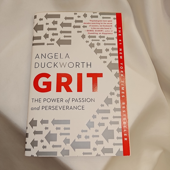 Grit by Angela Duckworth Paperback Copy - Picture 1 of 3